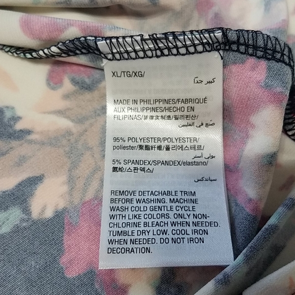 NWT JM Collection embellished v-neck floral tunic - Picture 4 of 4